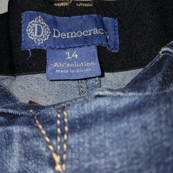 Democracy Women's Jeans - Picture 2 of 4